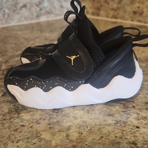 Jordan Toddler 23/7 PS 'Black Metallic Gold' US 6C - Picture 6 of 11